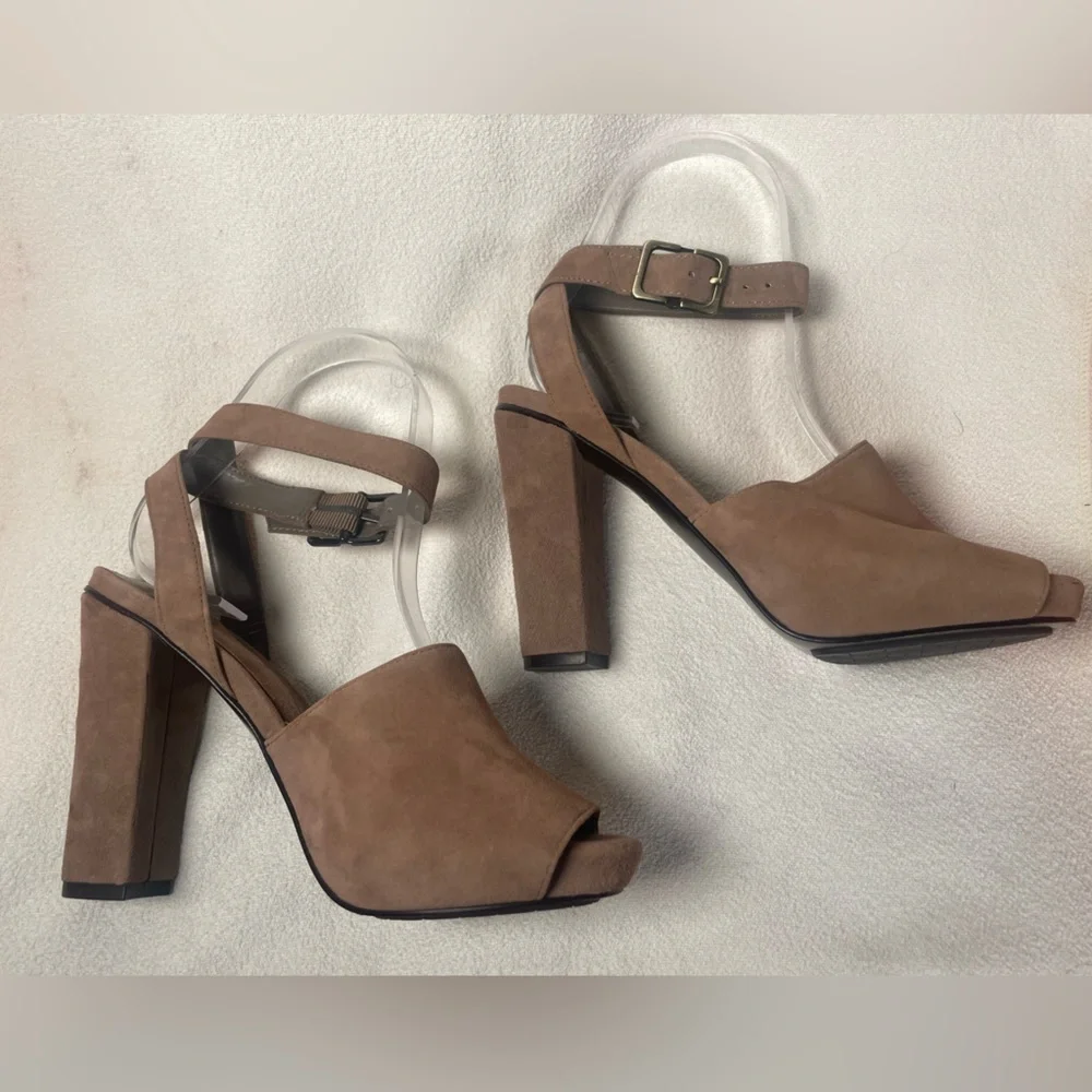 DVF Rebel Suede Platform Block Heel Sandals Diane Von Furstenberg Taupe Sz 6.5